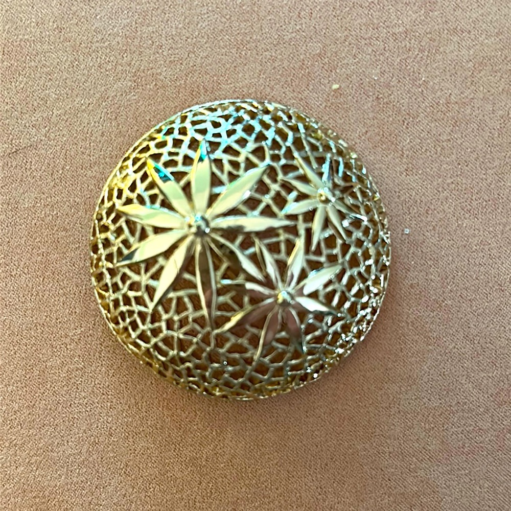 Vintage Monet Gold Tone Brooch